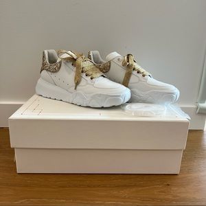 NWT Alexander McQueen Court Oversized Sneaker in White&Gold , size 38 / us8
